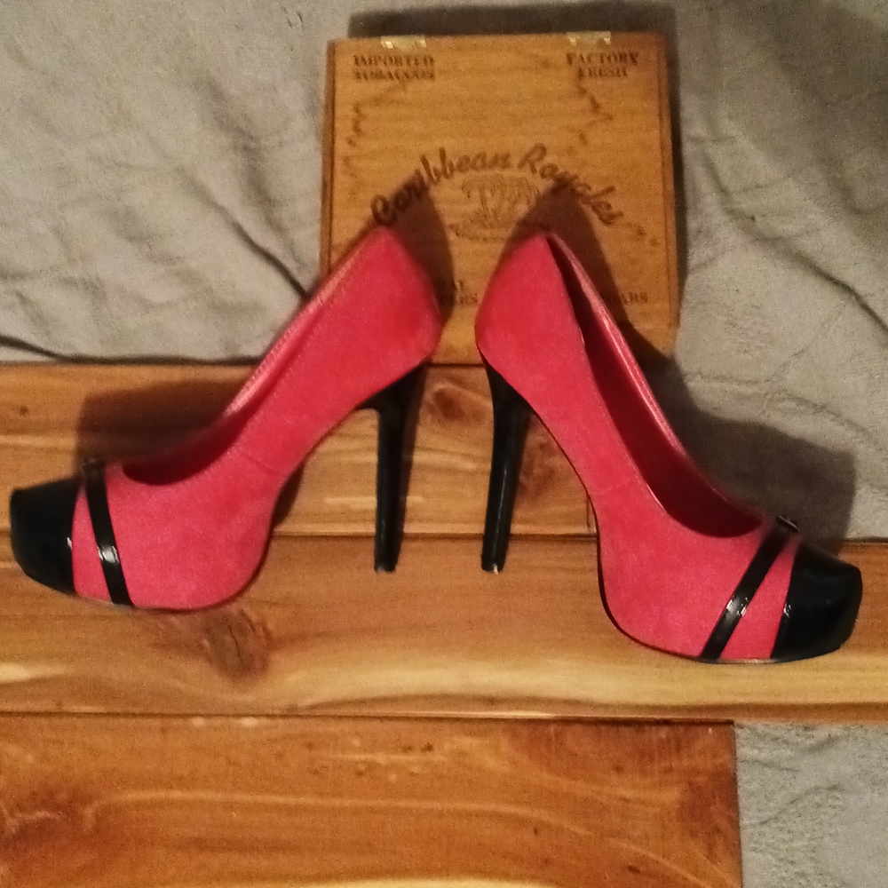 Pink and Black platform Pumps size 8
